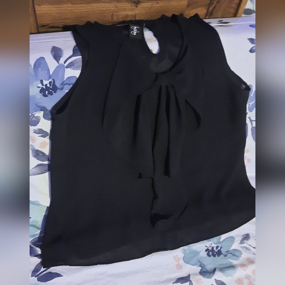 Black classy office worthy top!